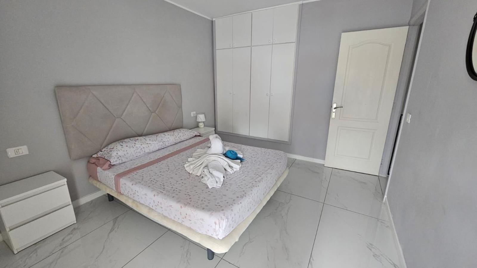 Paraiso Altemar, Duplex Americas Apartment